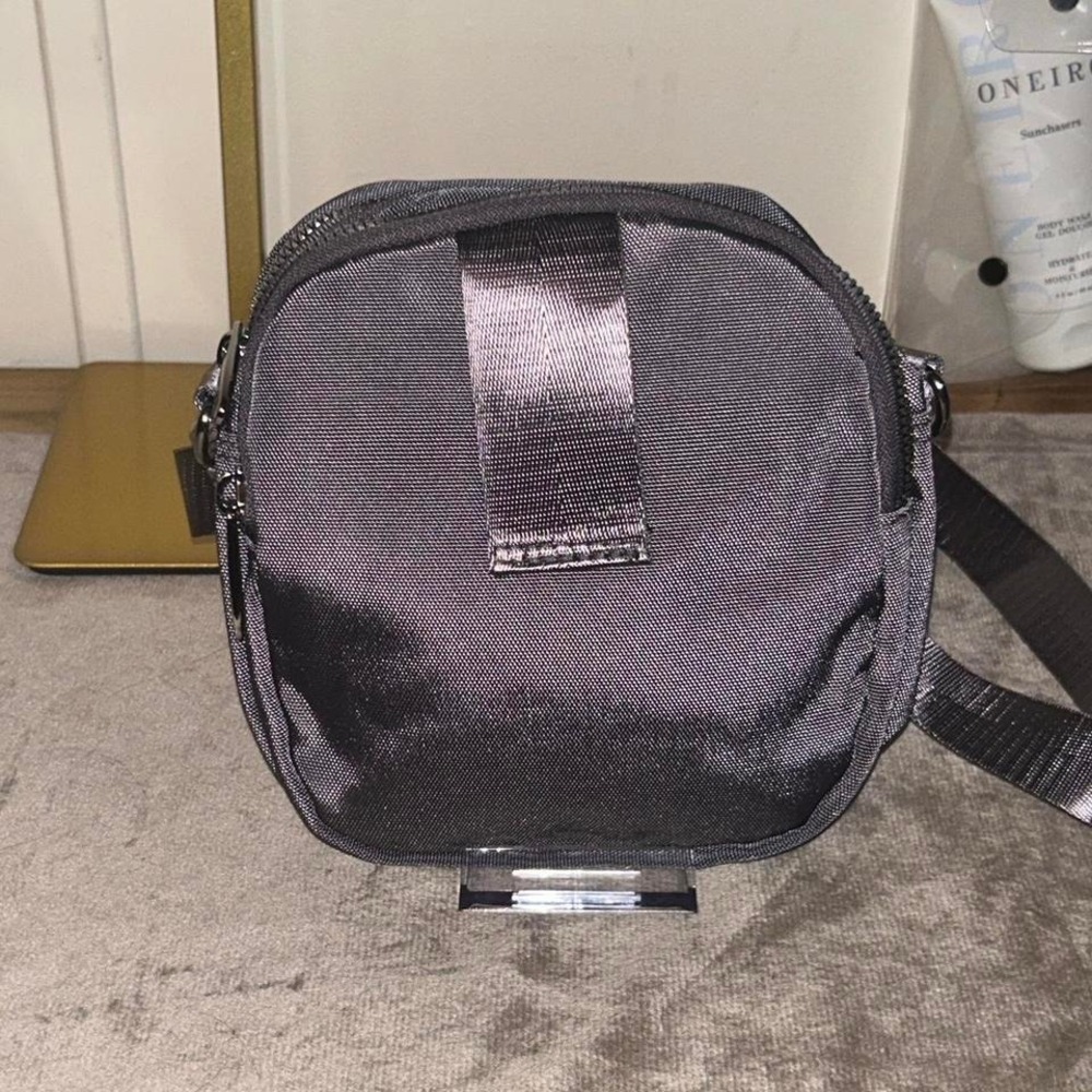 Gray crossbody/belt bag NWT - Picture 4 of 8